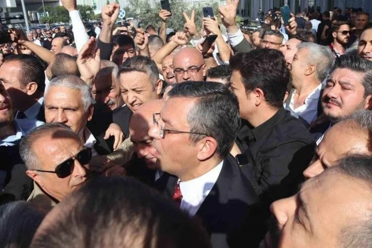 Cumhuriyet Halk Partisi'nin (CHP) yeni Genel Başkanı Özgür Özel, Manisa