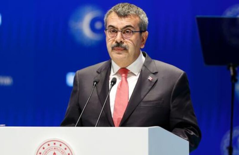 Özel eğitimde sadece hayırseverlerin yaptırdığı okulların açılış törenine katıldığını belirten