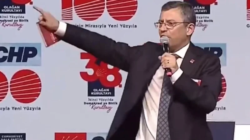 CHP Genel Başkan Adayı Özgür Özel, partisinin 38. Olağan Kurultayı'nda