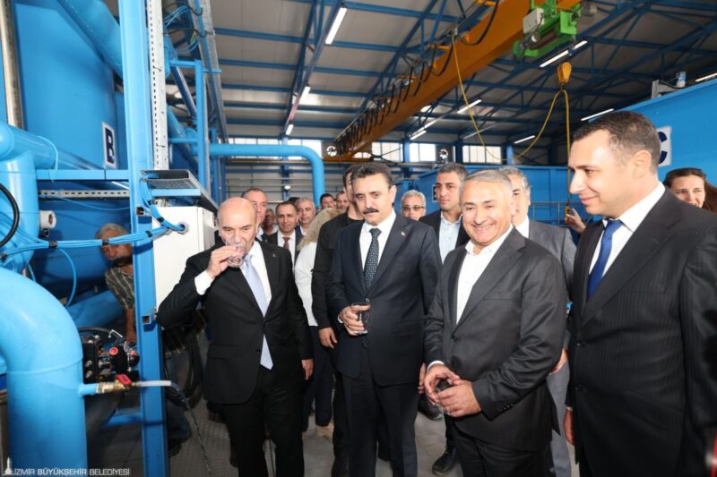 Dikili’de yaşanan içme suyu sorununu çözüme kavuşturan İzmir Büyükşehir Belediyesi,
