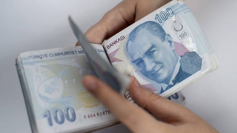 YÖK Başkanı Erol Özvar, "Bursları tezli yüksek lisans öğrencilerine 6,