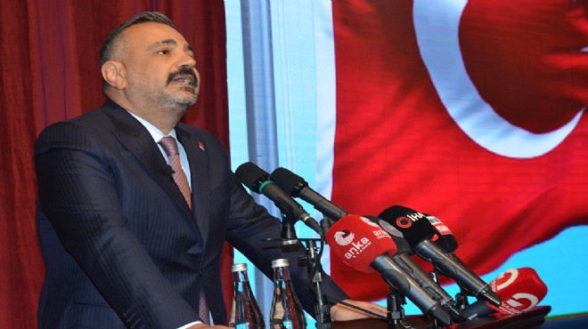 Başkan Soyer'in örgüte 4.5 yıl sunumu programında konuşan CHP İl
