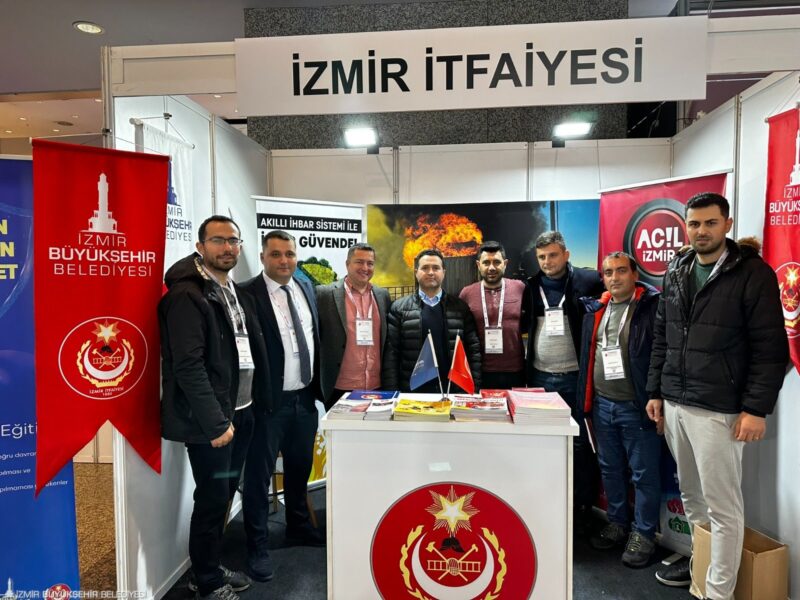 
İzmir Büyükşehir Belediyesi İtfaiye Dairesi Başkanlığı’nda görevli uzman isimler, Türkiye