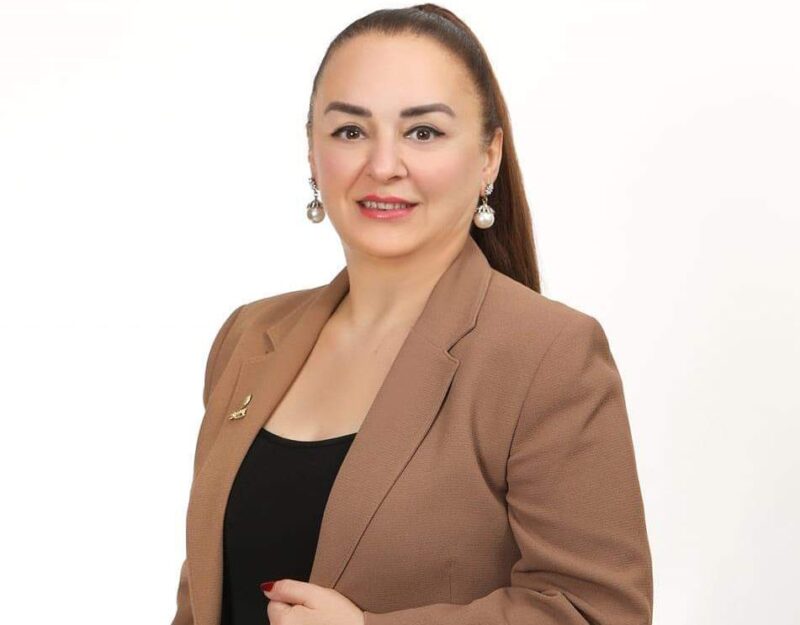 Memleketi Foça için kolları sıvayan İzmir siyasetinin önde gelen kadın