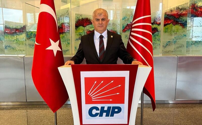 Yıllardır Cumhuriyet Halk Partisi'nin birçok kademesinde görev yaptım. Partimde bu