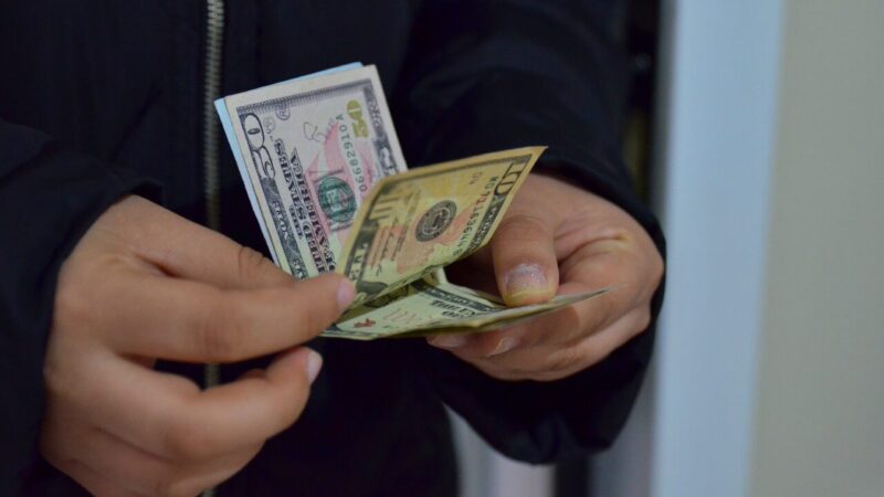 Dolar/TL haftanın son işlem gününe 28,9060 liradan, euro ise 31,5340