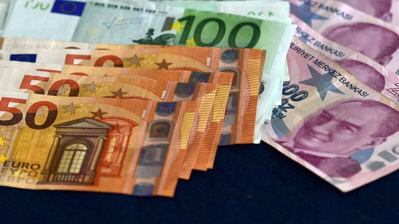 Euro fiyatları, tarihinde ilk kez sığ piyasada 32 TL'nin üzerini