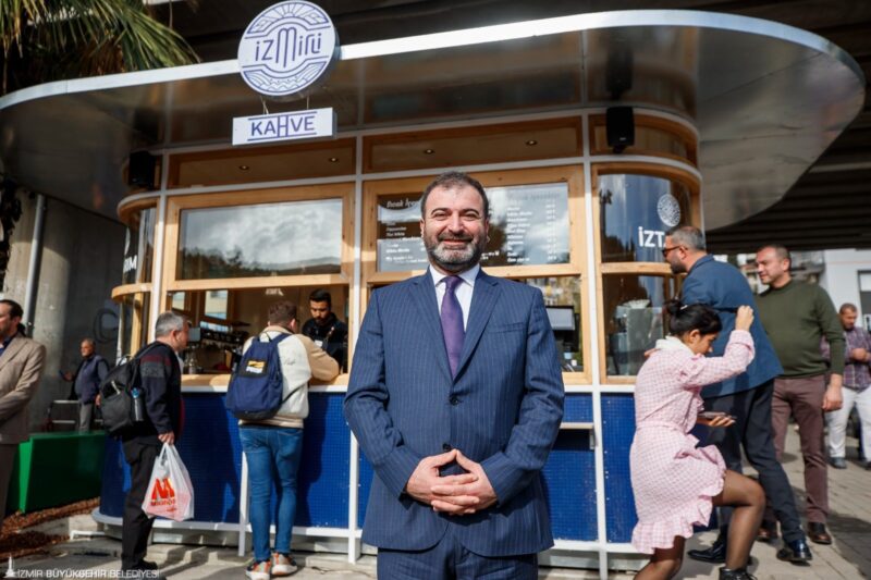 İzmir Büyükşehir Belediyesi’nin pahalılıktan etkilenen gençler için açtığı piyasa fiyatının