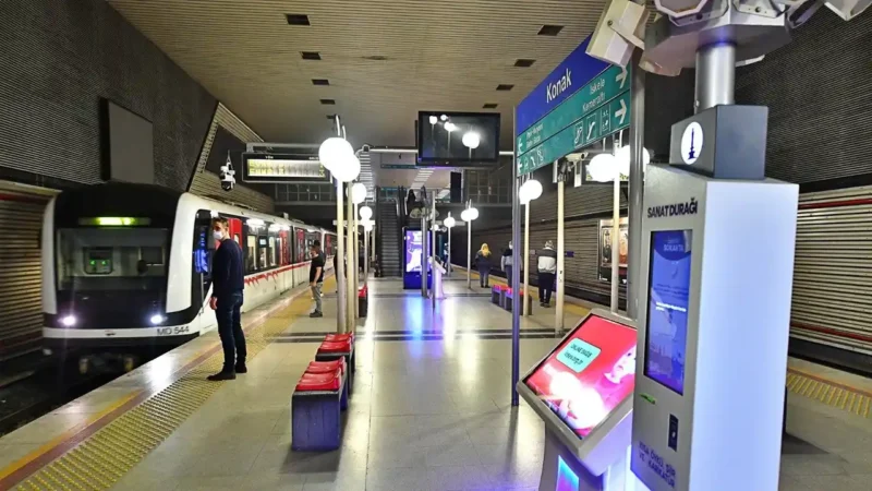 İzmir Büyükşehir Belediyesi’nin Halk Taşıt uygulaması belirli saatlerde tüm toplu