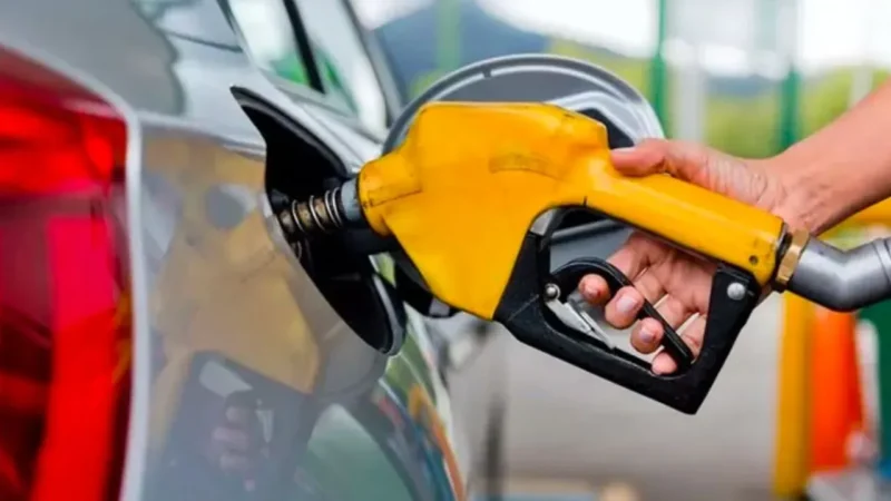 Motorin fiyatlarına gece yarısından itibaren geçerli 1 lira 34 kuruş