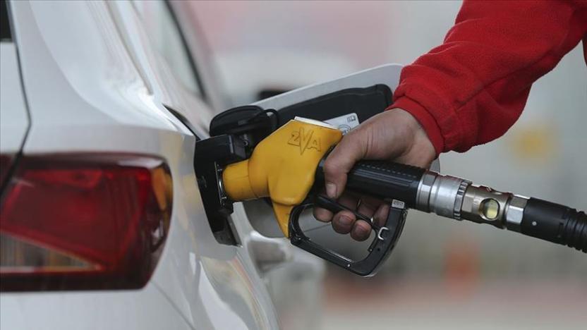 Benzinin ardından motorine de 1 lira 46 kuruş zam yapıldı.