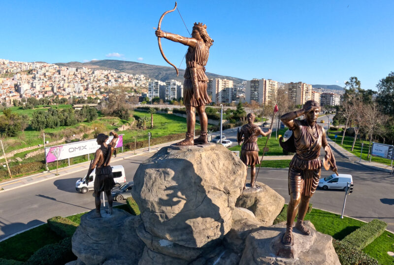 Bayraklı’yı tarihiyle bütünleştiren çalışmalarla dikkat çeken Bayraklı Belediyesinin, İzmir Büyükşehir