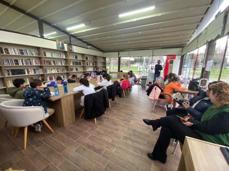 Vatandaşların kitaplara daha kolay ulaşımını sağlamak ve kitap okuma alışkanlığını