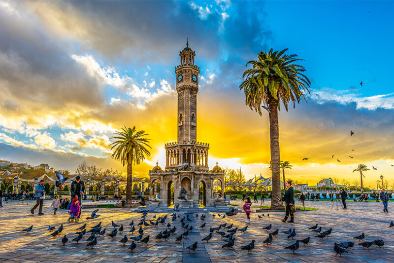 Meteoroloji'den alınan verilere göre İzmir'de pazar günü sıcaklık birden düşecek