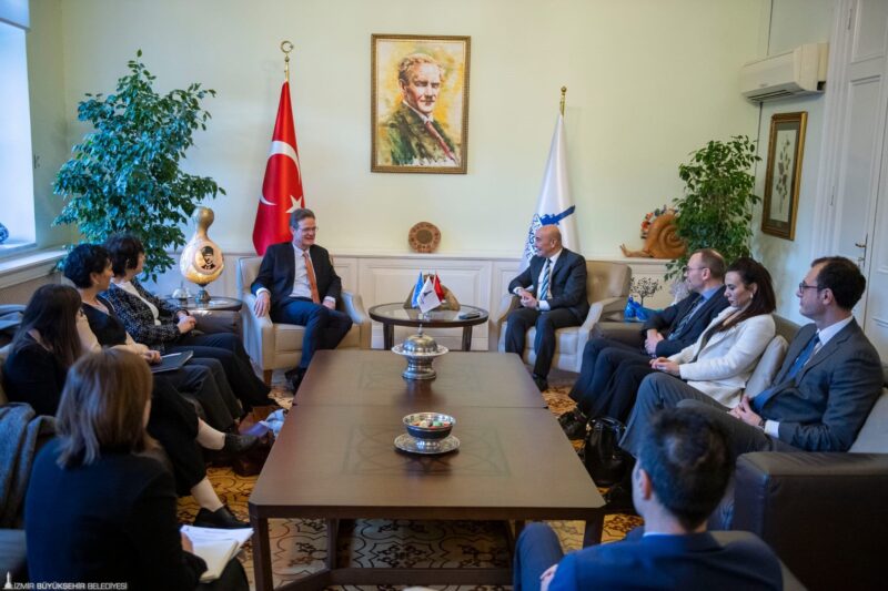 Avrupa Birliği Türkiye Delegasyonu Başkanı, Büyükelçi Nikolaus Meyer-Landrut,  İzmir