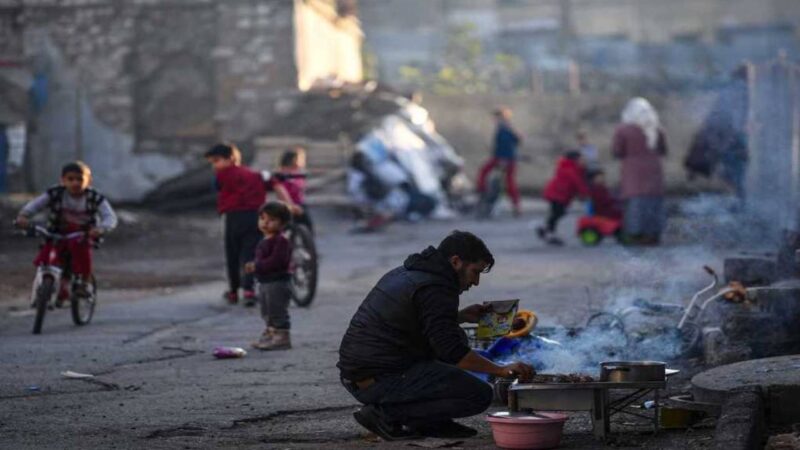 Yeni asgari ücret henüz çalışanların cebine girmeden açlık sınırının altına