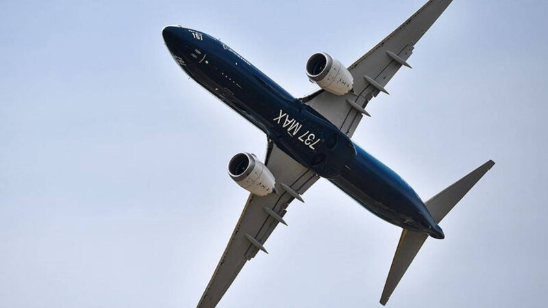 Boeing şirketi, uçuş sırasında gövdesinden parça kopan 737 Max 9