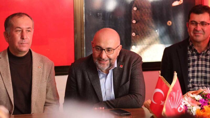 CHP'nin İzmir Büyükşehir Belediye Başkan Aday Adayı Buğra Gökce, İzmir'de