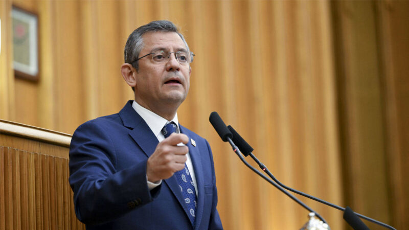 CHP Genel Başkanı Özgür Özel, TBMM'de, partisinin grup toplantısında yaptığı