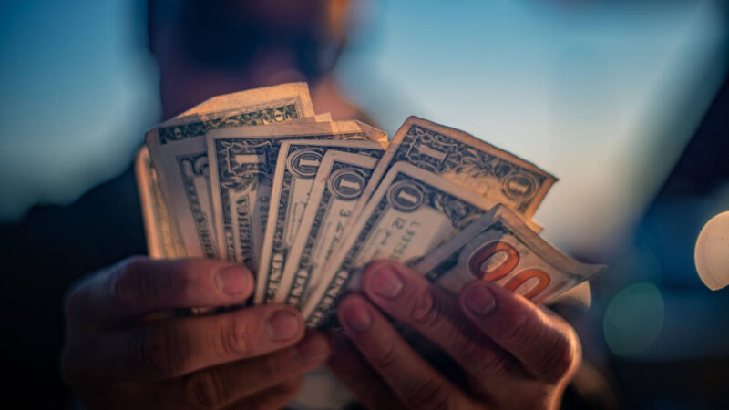 Liranın dolar ve avro karşısında eriyişi sürüyor. Dolar/TL 30,1, Euro/TL