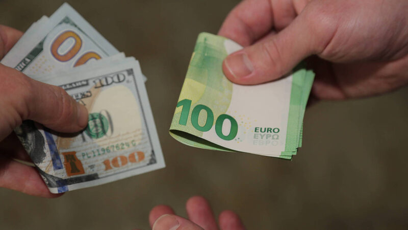 Merkez Bankası'nın politika faizini artırma kararı sonrası dolar/TL'de herhangi bir