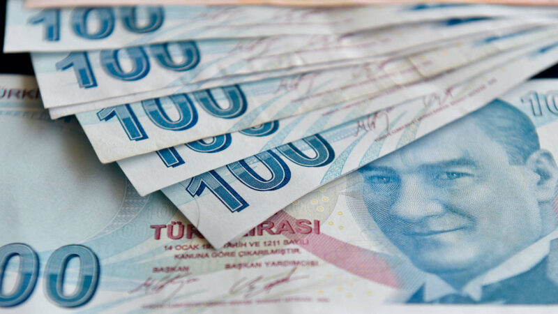 TL mevduat faizlerinde düşüş sürüyor. Merkez Bankası verilerine göre, 3