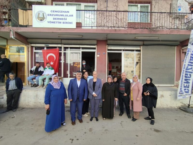 Yaklaşan yerel seçimler öncesi saha çalışmalarını aralıksız sürdüren CHP Bayraklı