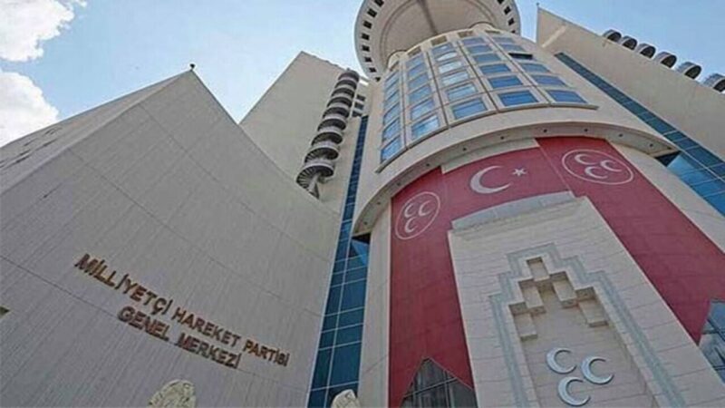 MHP Demre İlçe Başkanı Mustafa Başkaya ve yönetim kurulu üyeleri