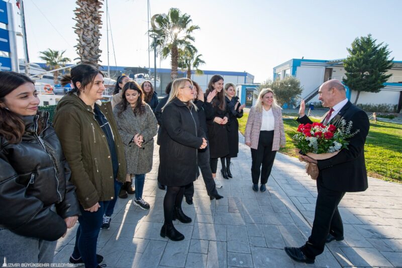 İzmir Büyükşehir Belediye Başkanı Tunç Soyer, belediye bünyesinde hizmet üreten