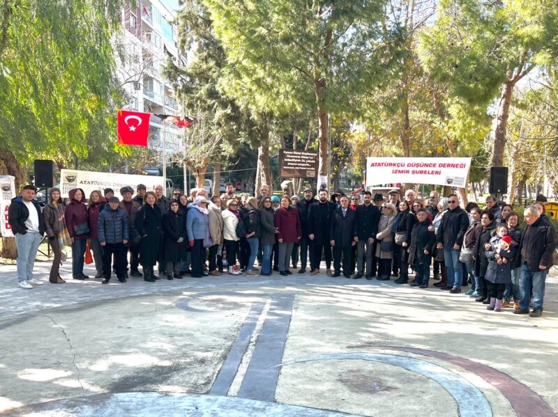 Atatürkçü Düşünce Derneği İzmir Şubeleri, ADD Bayraklı Şubesi tarafından düzenlenen