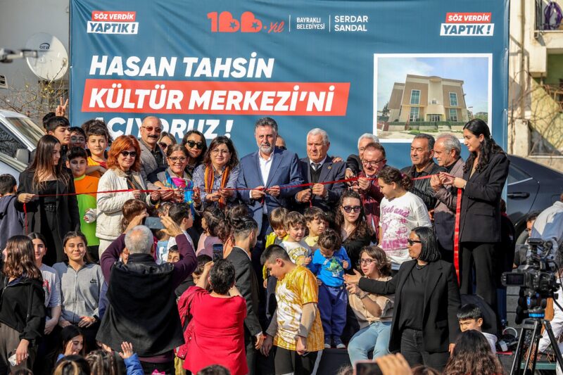 Bayraklı Belediyesi tarafından Postacılar Mahallesi’nde yapımı tamamlanan ‘Hasan Tahsin Kültür