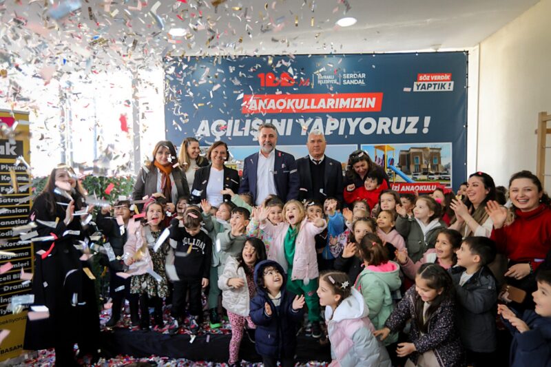Okul öncesi eğitim çalışmaları ve eğitim yatırımlarıyla örnek olan Bayraklı