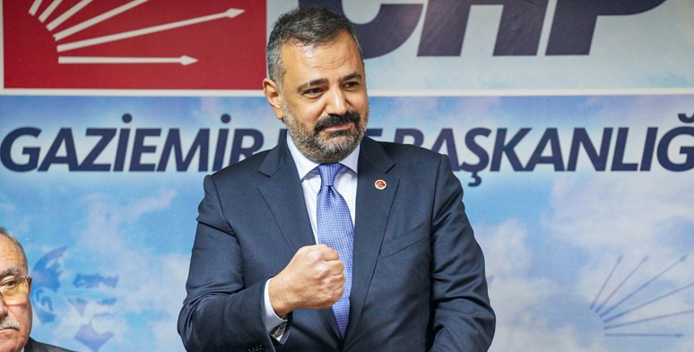 CHP İzmir'de meclis üyeliği adaylığı listeleri trafiği Özel'in kente gelmesiyle