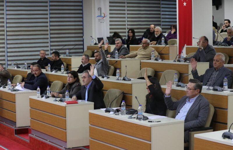 Bayraklı Belediyesi şubat ayı meclis toplantısında belediyeye ait beş sosyal