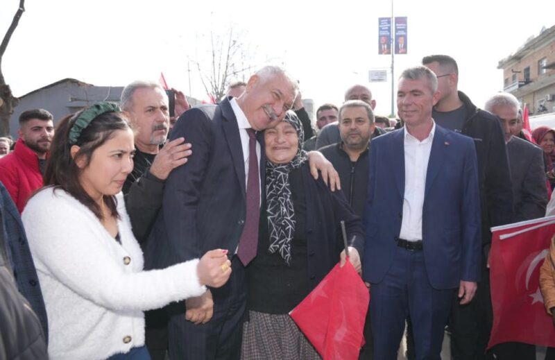 İmamoğlu tarihi günlerinden birini yaşadı, ilçede görülmemiş kalabalık Zeydan Karalar’a
