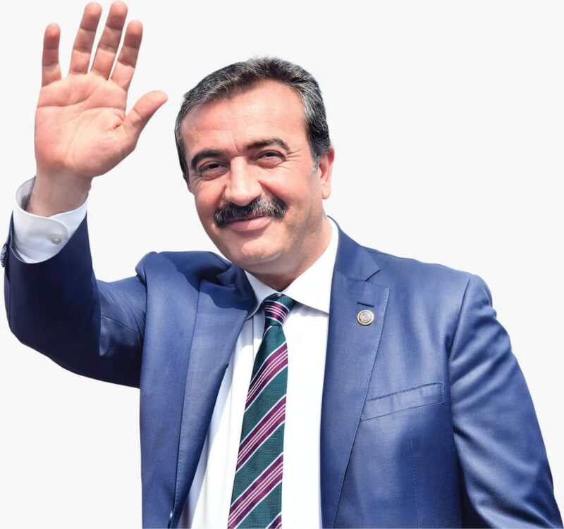 Çukurova Belediye Başkanı Soner Çetin, aday gösterilmemesi üzerine kişisel sosyal