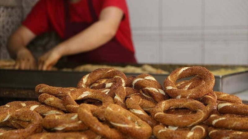 Ankara Pideciler ve Simitçiler Odası Başkanı Savaş Delibaş, 10 liralık