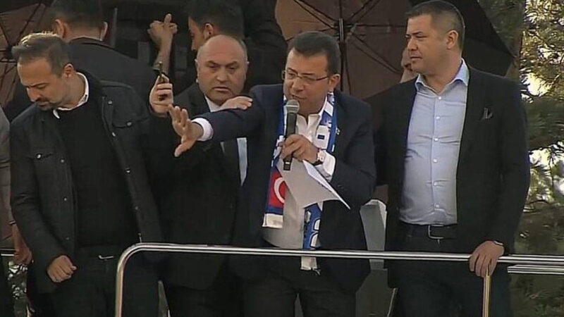 İBB Başkanı İmamoğlu'nun Erzurum'da katıldığı seçim mitinginde uğradığı taşlı saldırıyla