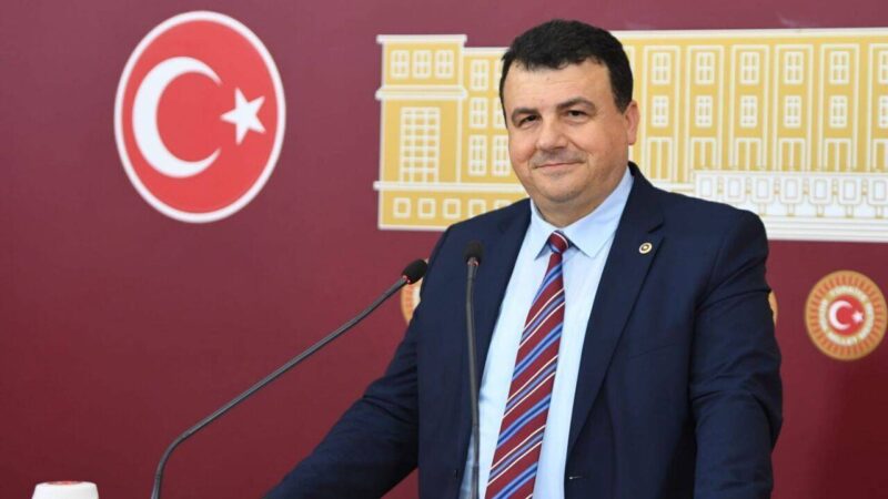 CHP Bursa Milletvekili Hasan Öztürk, İstanbul Üniversitesi'nin rektörlük kararıyla herkese