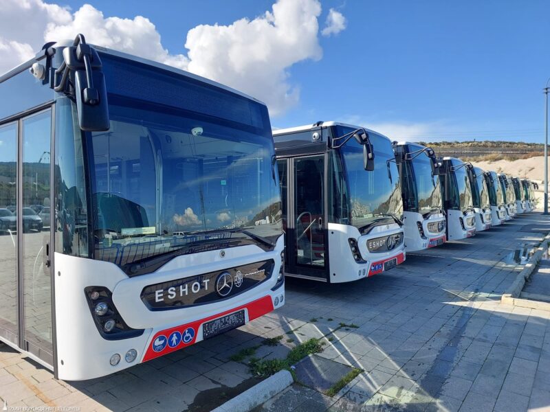 İzmir Büyükşehir Belediyesi, ESHOT Genel Müdürlüğü filosuna 23 yeni otobüsü