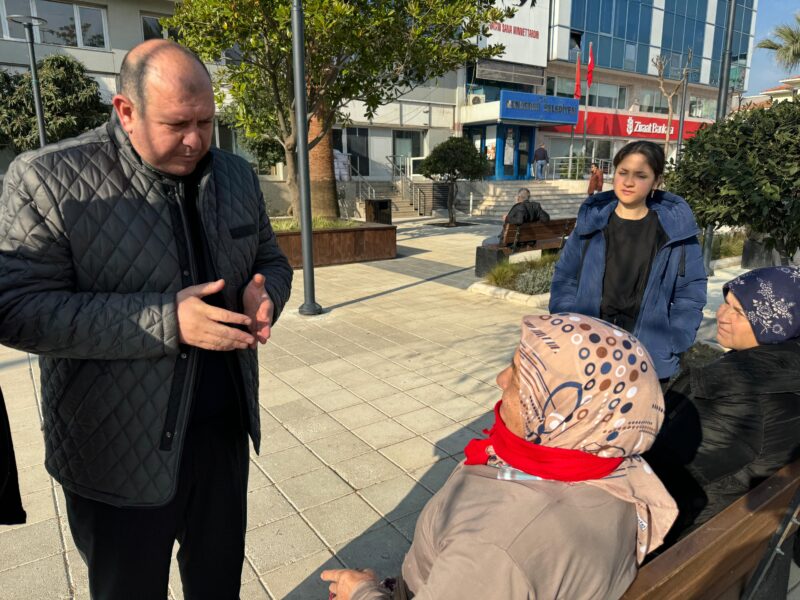 CHP Menderes Belediye Başkan Adayı İlkay Çiçek, vatandaş buluşmalarına devam