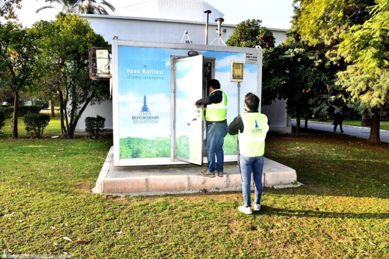 İzmir Büyükşehir Belediyesi’nin, kentte hava kirliliğini önlemeye dönük çalışmaları meyvelerini