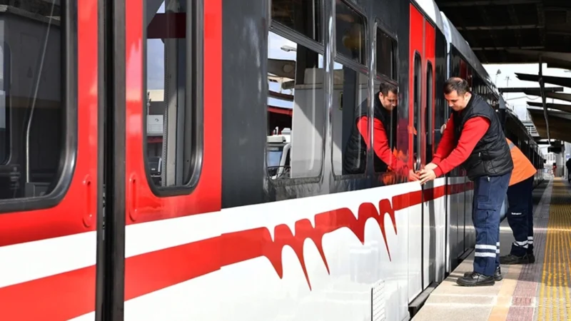 İzmir Metro'dan yapılan açıklamaya göre planlanan bakım çalışması kapsamında 28