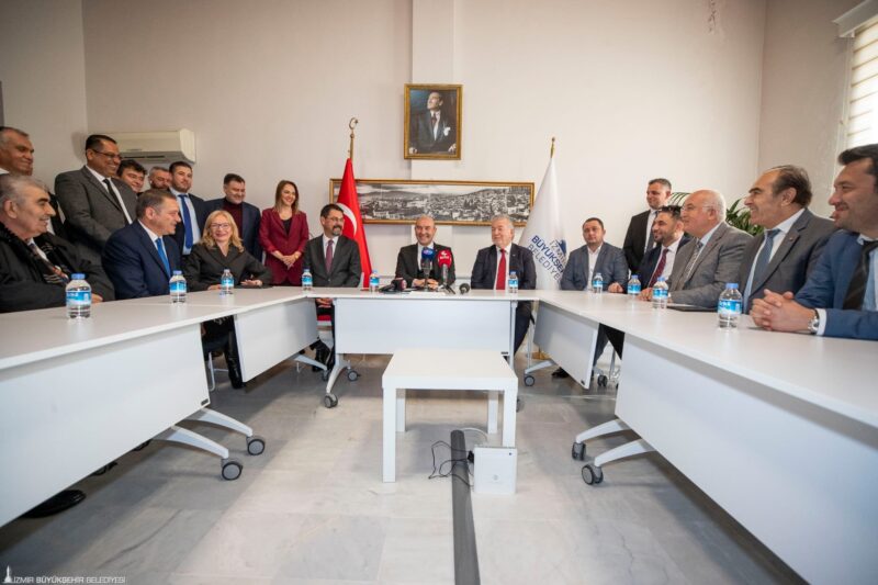 İzmir Büyükşehir Belediye Başkanı Tunç Soyer, Buca’da İzmir Esnaf ve