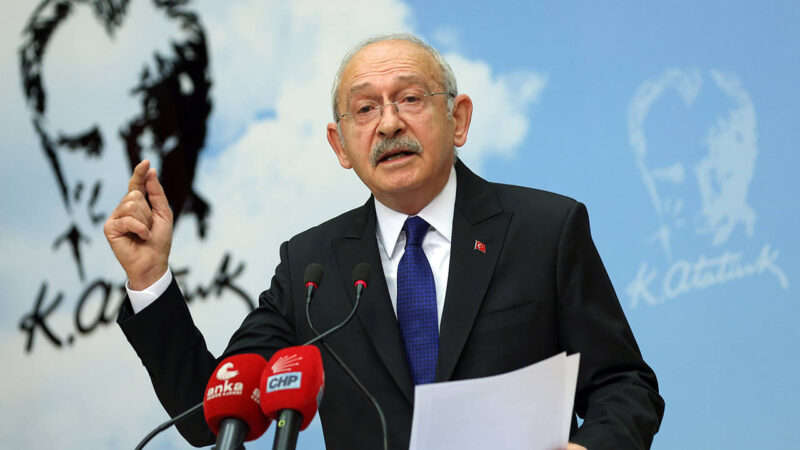 Kurultaydan sonra çalışmalarına kendi ofisinde devam eden Kılıçdaroğlu, "CHP genel