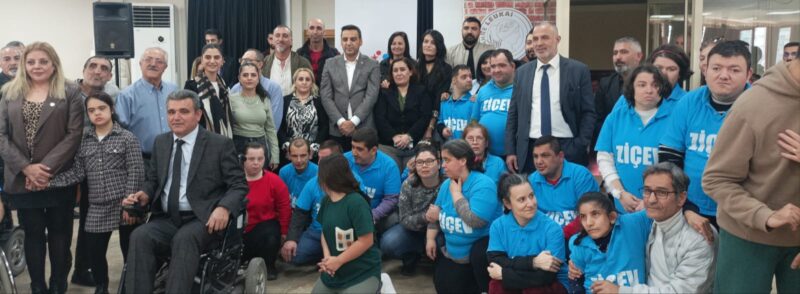 Cumhuriyet Halk Partisi Çiğli Belediye Başkan adayı Onur Emrah Yıldız,