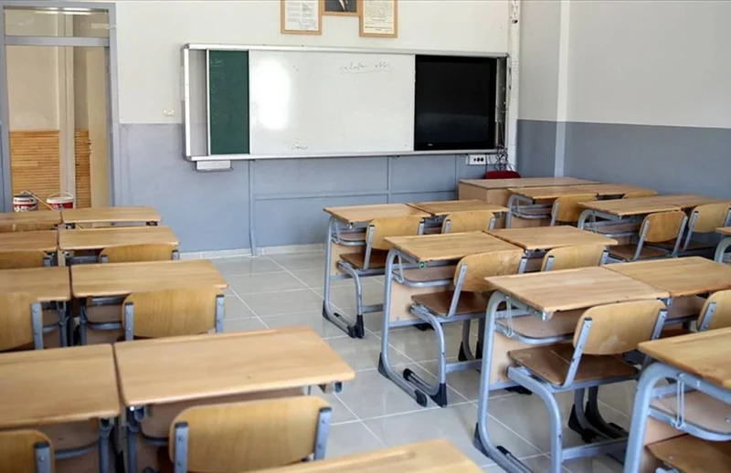 Kasım ve nisan aylarındaki birer haftalık ara tatil uygulamasını devam