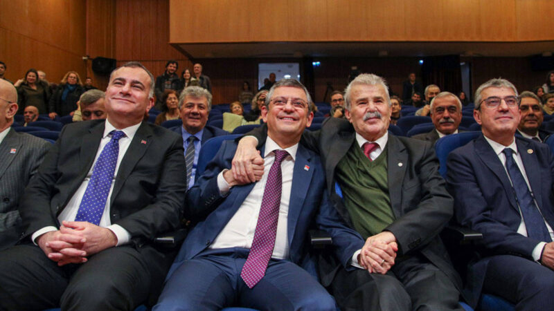 Eski Dikili Belediye Başkanı Osman Özgüven, CHP'den istifa ettiğini duyurdu.