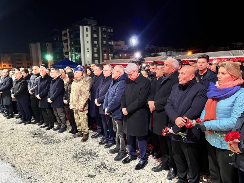 İzmir Büyükşehir Belediye Başkanı Tunç Soyer, Kahramanmaraş merkezli 6 Şubat