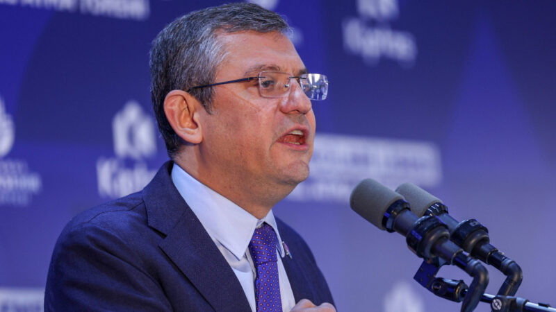CHP Genel Başkanı Özgür Özel, Elazığ'da krom madeninde meydan gelen